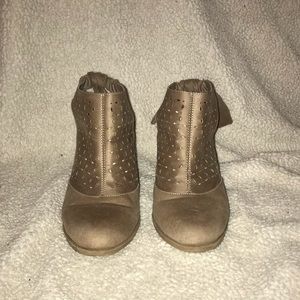Tan High heel boots size 9